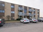 666 Pinecrest Dr APT 103, Prospect Heights, IL