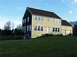 91 Trout Dr, Middletown, RI