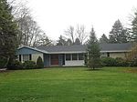 W203S10532 N Shore Dr, Muskego, WI
