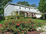 1946 Brentwood Ln E, Wheaton, IL