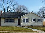 1645 Pinewood Rd, Seaford, NY