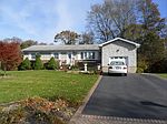 22 Denise Dr, North Babylon, NY