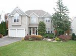 45 White Cliff Ln, Nesconset, NY