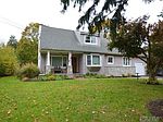 22 Woody Ln, Northport, NY