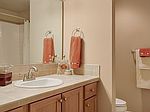 2660 SW Sylvan Heights Dr, Seattle, WA