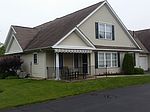 5 Avenrowe Ct, Fairless Hills, PA
