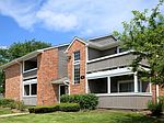 6060 Laurel Ln, Willowbrook, IL