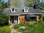 285 S Nanagosa Trl, Suttons Bay, MI