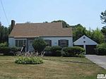 34 Potter St, Patchogue, NY