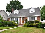 91 Dogwood Ln, New Hyde Park, NY