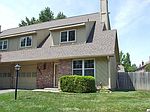 2911 SW Foxcroft 2 Ct, Topeka, KS