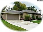 191 Bettie Ln, Brunswick, OH