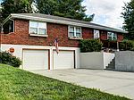6705 S Elm St, Pleasant Valley, MO