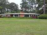 236 Lakeshore Dr, Alma, GA