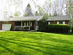 25 Forest Glen Dr, Grove City, PA