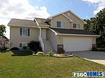 4806 Winghaven Dr, Waterloo, IA