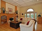 21 Phenix Ridge Dr, Cranston, RI