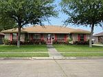 654 Birchwood Dr, Port Neches, TX