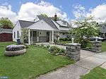 16 Everturn Ln, Levittown, PA