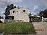 156 Crabtree Dr, Levittown, PA