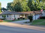 412 Taft Ave, Charleston, IL