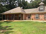749 Forest Woods Dr, Byram, MS