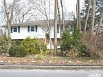 65 Hallock Ave, Smithtown, NY