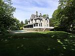 8 Oakwood Ter, Newport, RI