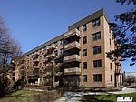 4 Birchwood CtAPT 3J, Mineola, NY