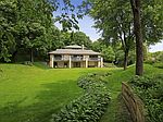 2512 Shoreline Dr, Wayzata, MN