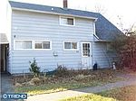 159 Goldenridge Dr, Levittown, PA