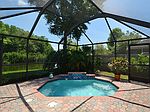 12021 London Lake Dr W, Jacksonville, FL