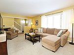 2474 Shryer Ave E, Maplewood, MN
