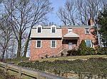 164 Woodshire Rd, Pittsburgh, PA