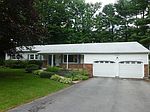 28 Burning Bush Blvd, Ballston Lake, NY
