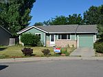 906 Foothills Ct, Windsor, CO
